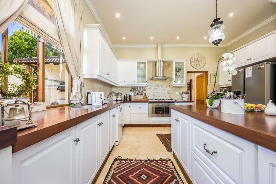 5 Bedroom Property for Sale in Klein Zevenwacht Western Cape